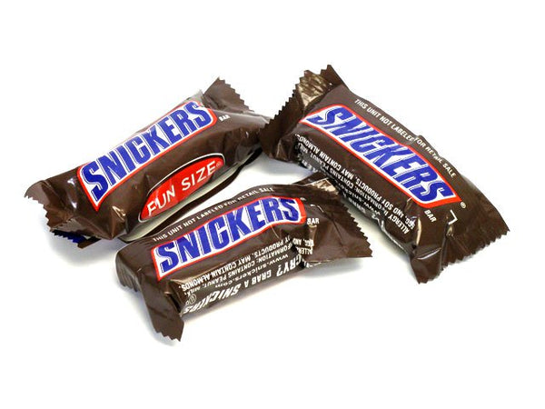SNICKERS Minis Size Milk Chocolate Candy Bars Bulk Pack, Party Size, 40 oz  Bag